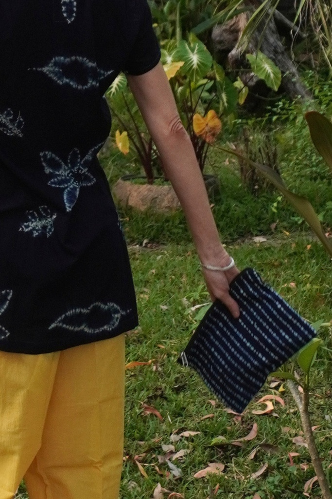 MEDIUM POUCH, BLUE, BATIK LINES, COTTON