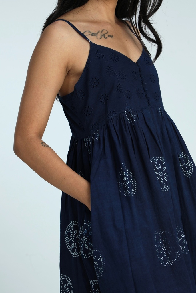 STRAPPY DRESS, DARK BLUE, BATIK ROUNDFLOWER, COTTON